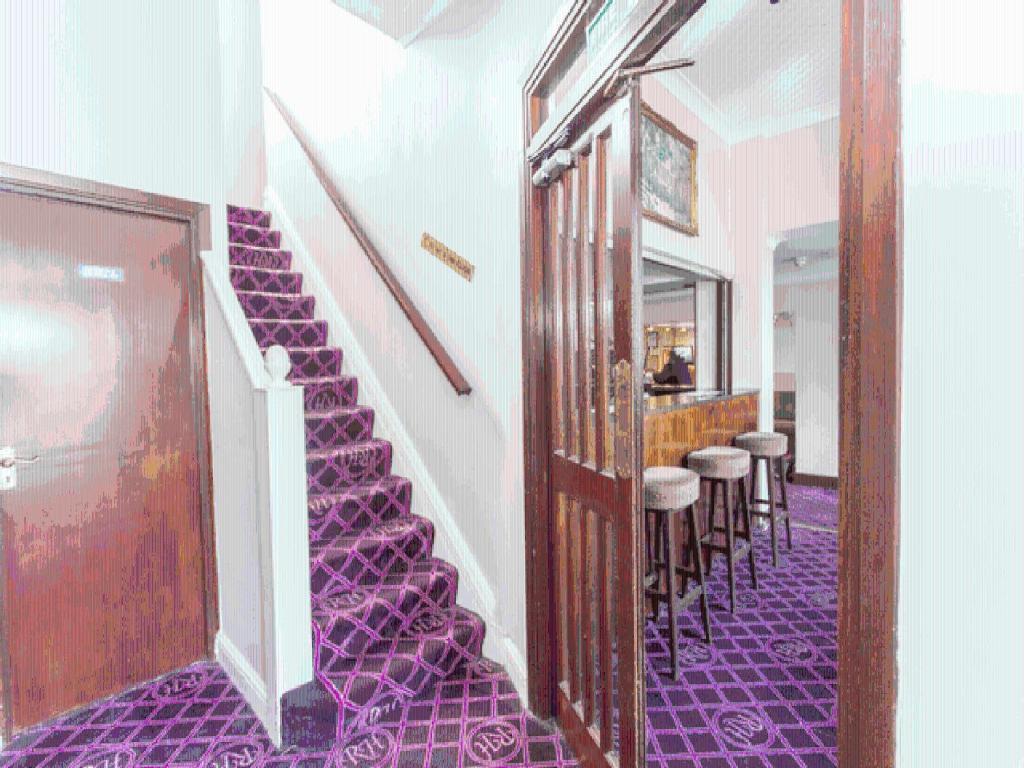 Oyo Ridgeway Hotel チングフォード エクステリア 写真