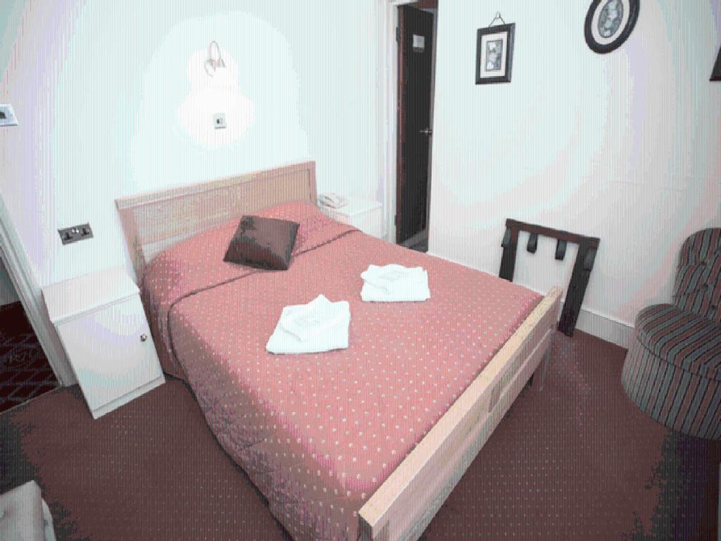 Oyo Ridgeway Hotel チングフォード 部屋 写真